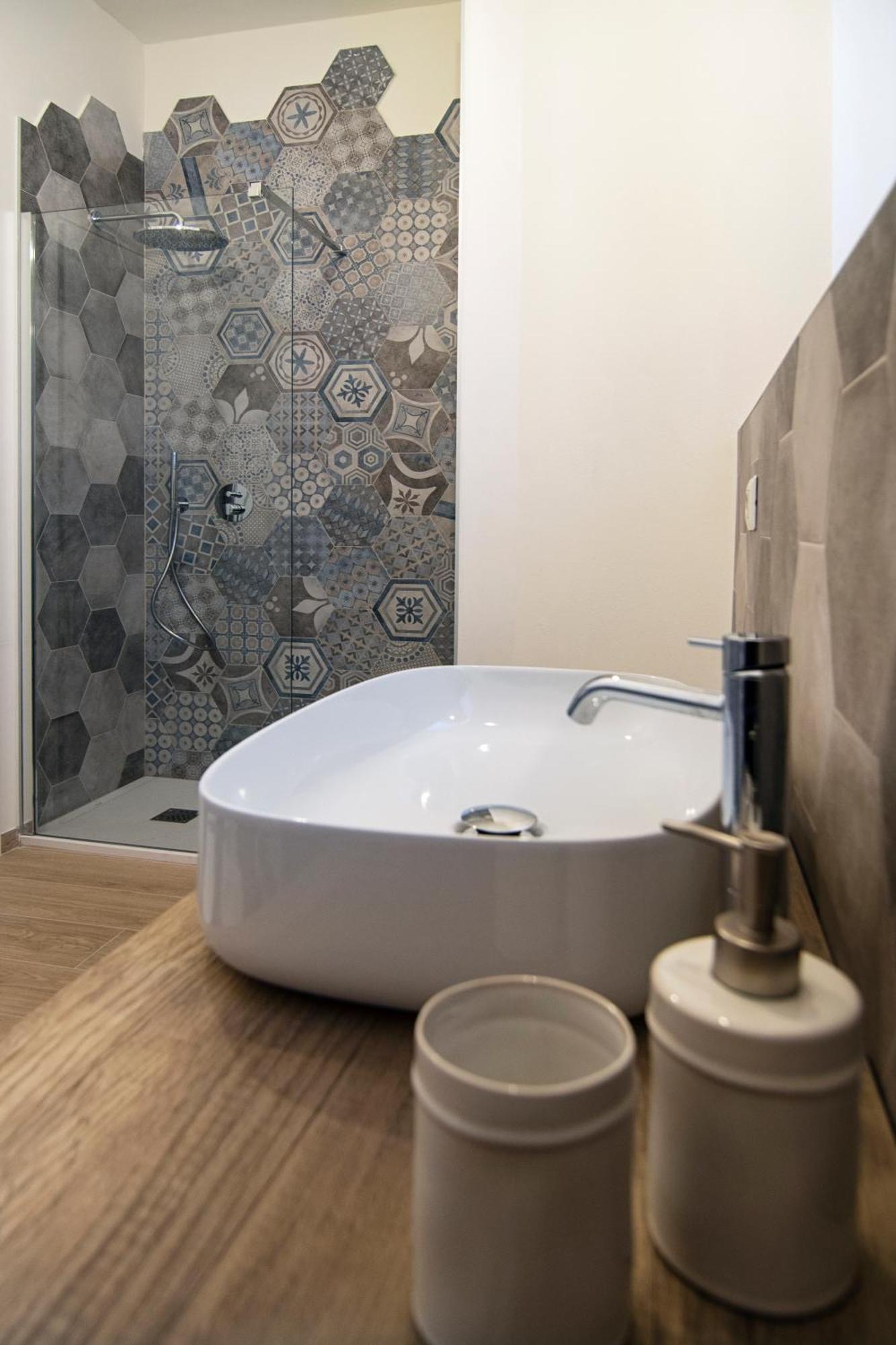 Gigi Suites&Apartments Стреза Екстериор снимка